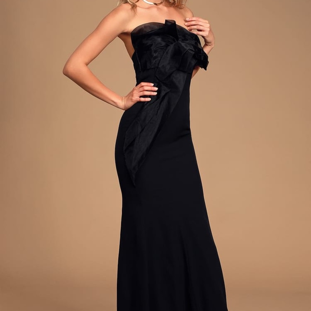 Lulus Black strapless mermaid maxi dress 🖤💄